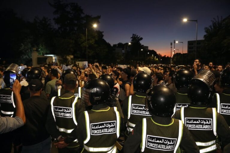 Greve-des-etudiants-en-medecine-rabat2.jpg