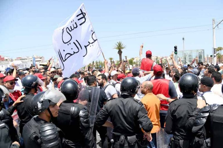 forces-de-l-ordre-dispersent-un-sit-in-des-professionnels-de-la-sante-rabat.jpg