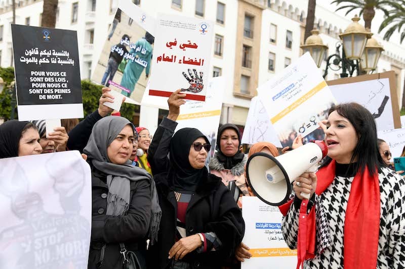 journee-femme-sit-in-devant-parlement7.jpg