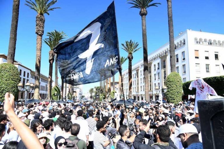 sit-in-etudients-medcine-devant-parlement-rabat9.jpg