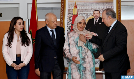 Programme-de-lutte-contre-les-bidonvilles-a-Casablanca-Remise-des-cles-dappartements-au-deuxieme-lot-de-familles-beneficiaires.jpg